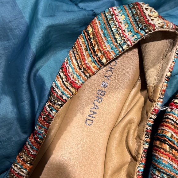 Lucky brand multicolored flats size 8 - Picture 3 of 3